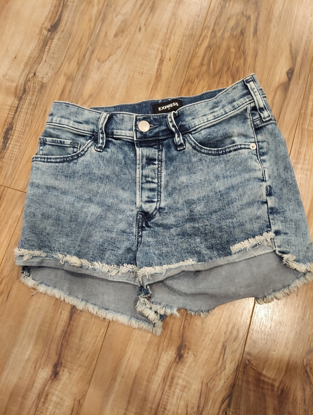 Express sz 2 Cuffed Denim Shorts Womens Jeans Short Rolled Hem Stretch Mid Wash